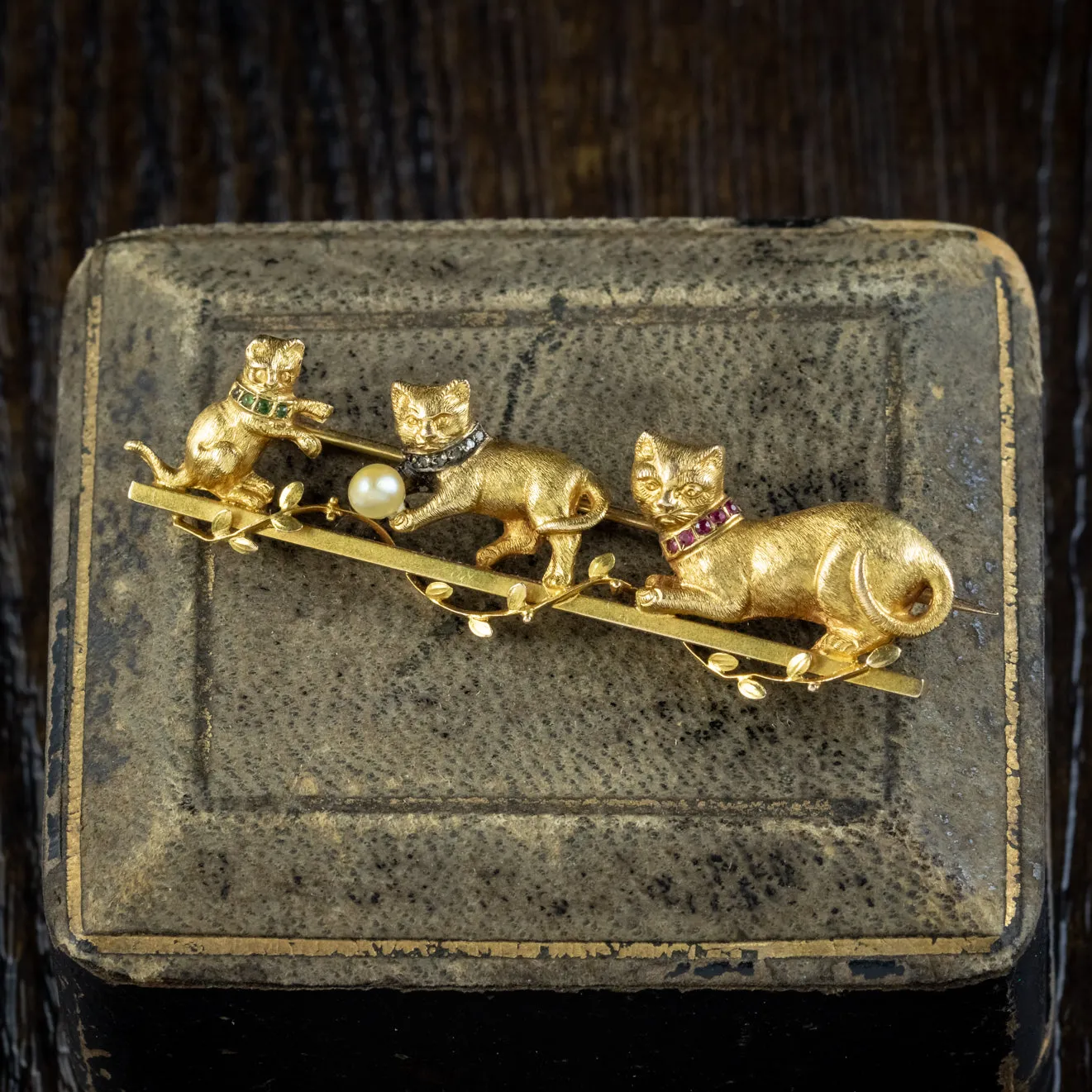 Antique Victorian French Cat Brooch Gemstone Collars 18ct Gold Circa 1900